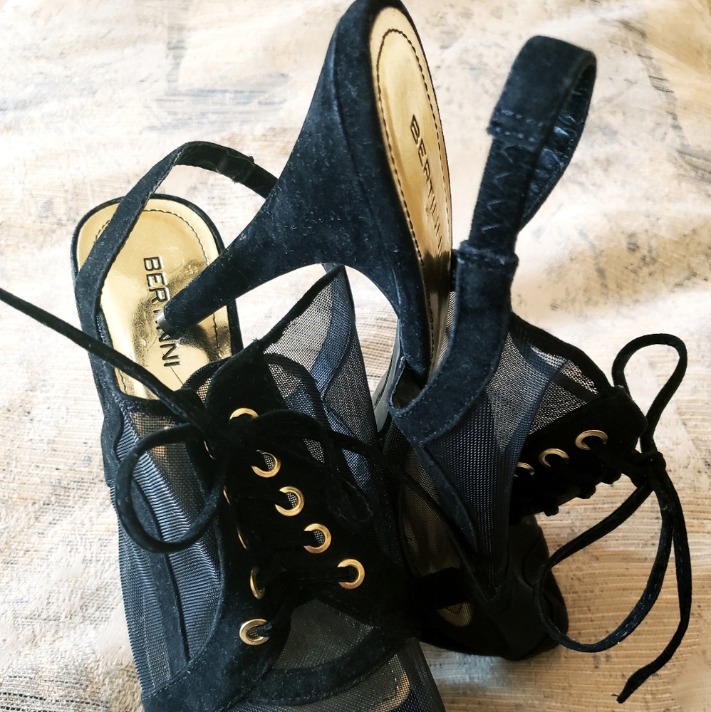 BERTINNI Women's Black Slingback Peep Toe Heels